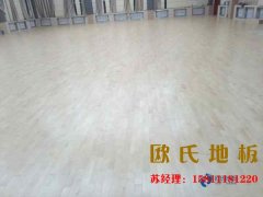室內(nèi)羽毛球館木地板如何進(jìn)行選材？